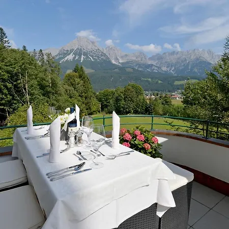 Christoph 4* 엘마우